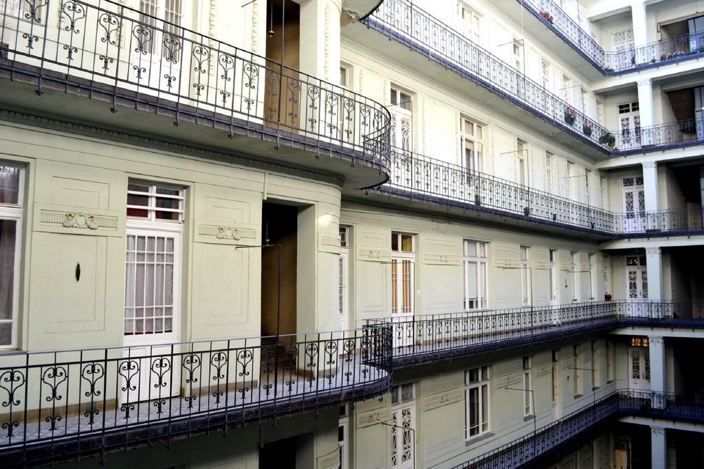 Casamia-Elegant Central Vaci St.Apt ブダペスト エクステリア 写真